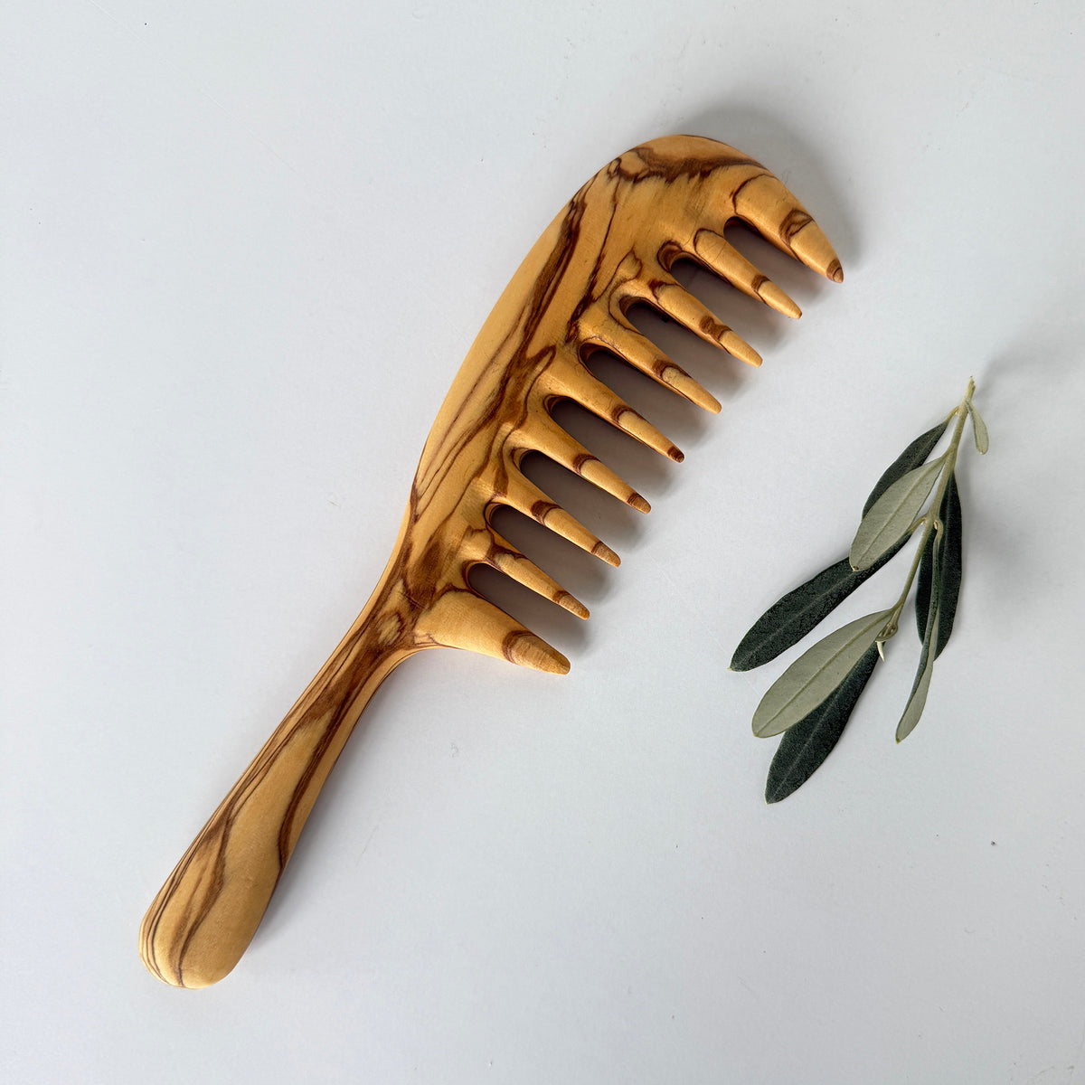 Helene Olive Wood Wide-Tooth Handle Comb – Personalized, Natural and Stylish
