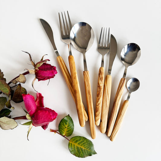 Zeytin Ağacı Saplı El Yapımı Çatal Kaşık Bıçak – 3’lü & 7’li Paslanmaz Çelik Set

