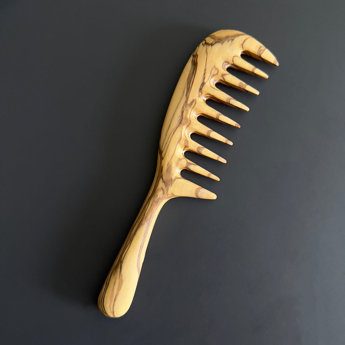 Helene Olive Wood Wide-Tooth Handle Comb – Personalized, Natural and Stylish